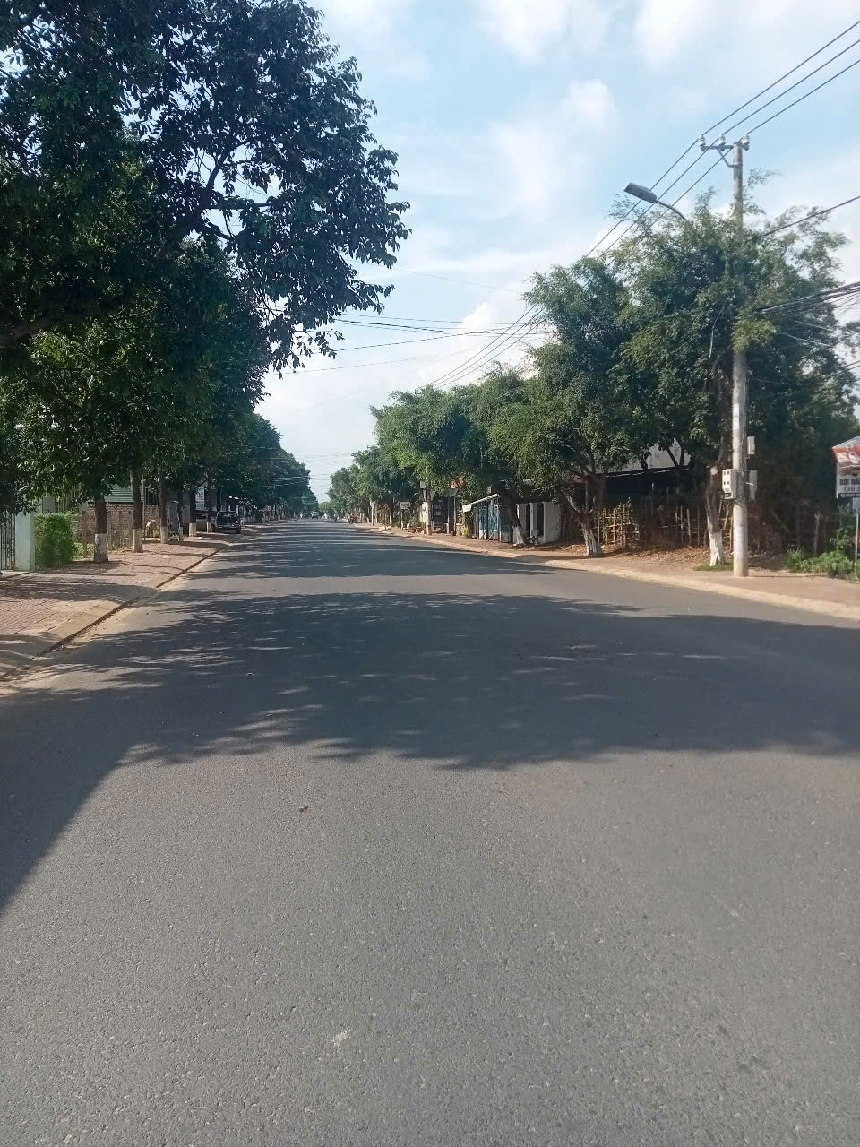 BÁN MẶT BẰNG ĐẸP ĐƯỜNG TRẦN VĂN HAI – TẶNG NHÀ CẤP 4 ⚡ 📍 TP KON TUM
